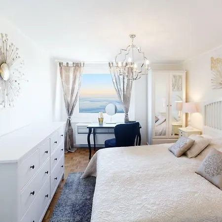 Elegant With Stunning View * Монтрё