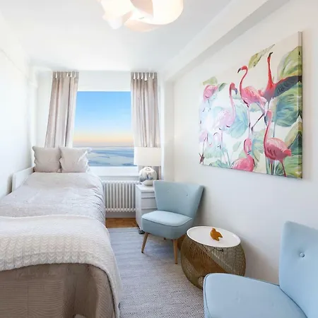 דירה Elegant With Stunning View מונטרה