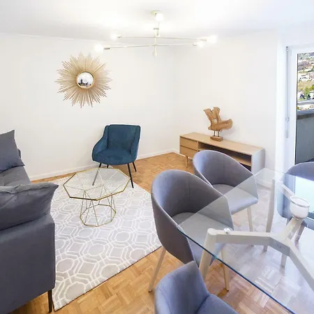 Elegant With Stunning View * Монтрё