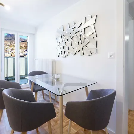 Elegant With Stunning View מונטרה